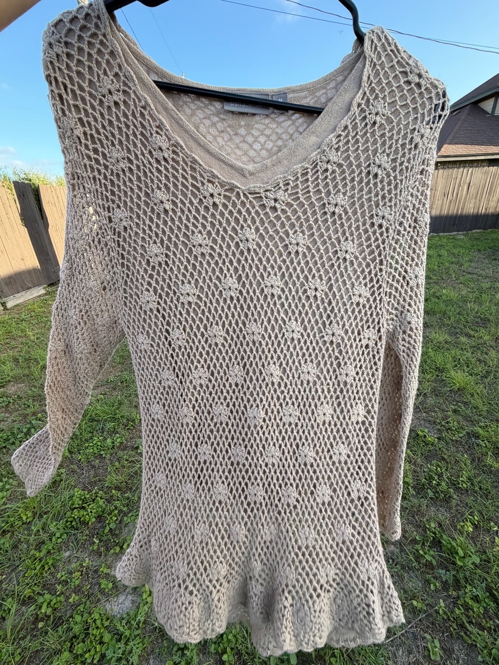 Y2K croft & barrow Tan knit crocheted V-Neck beachcore long sleeve shirt